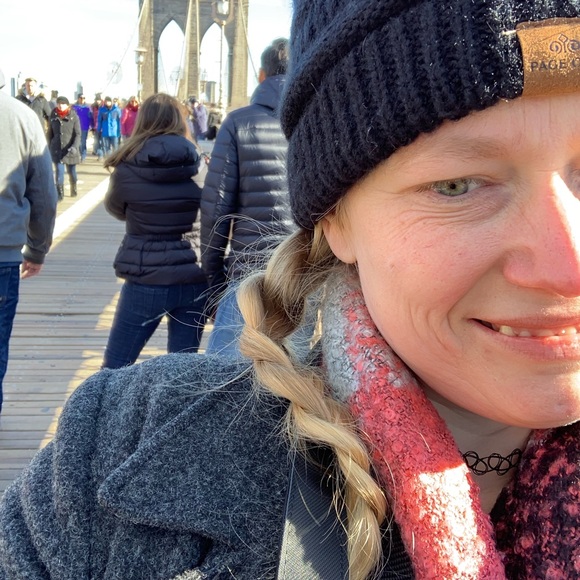 Meet your Posh Ambassador, Amber!! - Picture 7 of 8